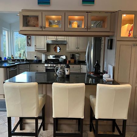 Shelter Cove Best Garden View And Ocean View And Sounds-Hot Tub-Bbq-Sleeps 6 מראה חיצוני תמונה